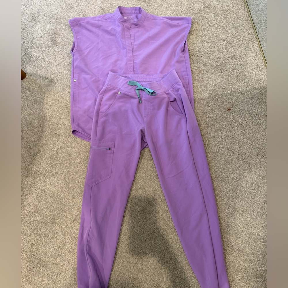 FIGS Lilac Dawn Scrub Set